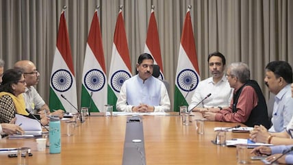 Pralhad Joshi Takes Charge as Union Education Minister After Dharmendra Pradhan's Exit