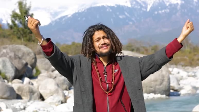 सावन के सोमवार पर हर कोई सुनता है ये भक्ति गीत, भोले का भजन पुलवामा में हुए शहीद जवानों को था समर्पित