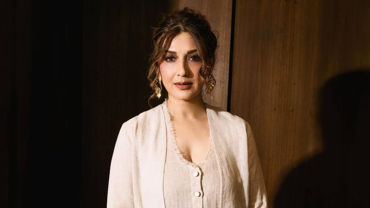 Sonali Bendre Says Cancer Treatment Made Her Skin "Overly Sensitive" To The Sun