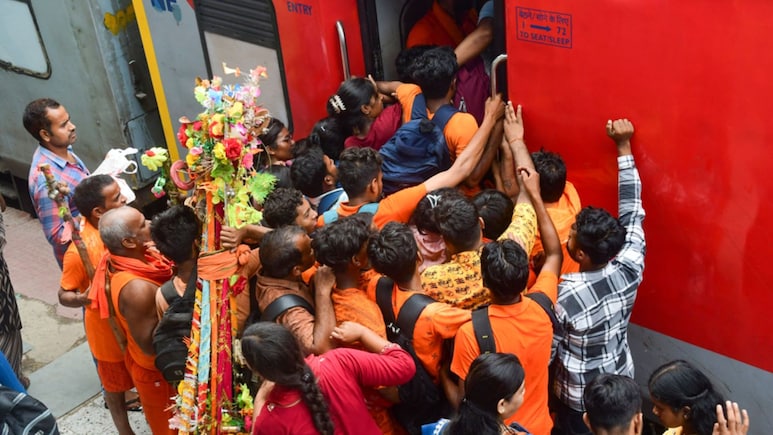 Shravani Mela Trains: बैद्यनाथ धाम के कांवड़ यात्रियों के लिए 10 जोड़ी ट्रेनों का बढ़ाया गया स्टोपेज, जानें रूट