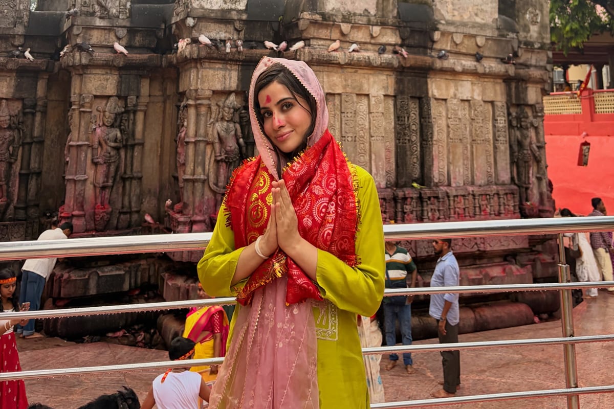Uorfi Javed Visits Kamakhya Devi Temple; Shares Photos From Spiritual Trip To Guwahati