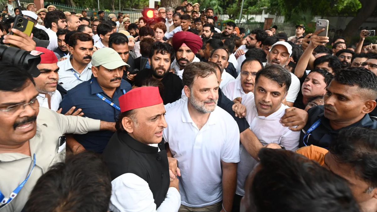 'Will You Tear Clothes Of Daughters?' Akhilesh Yadav On Delhi Police Action