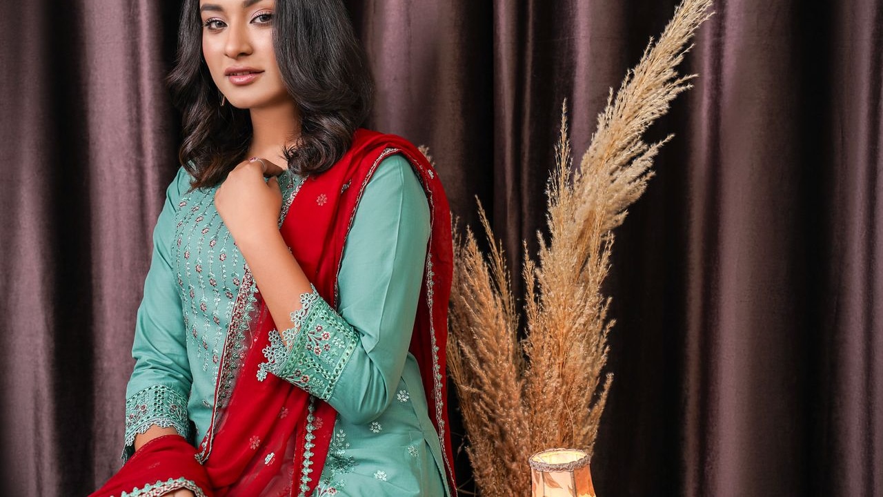 7 Comfortable Kurtas For Broad Arms And Easy Movement