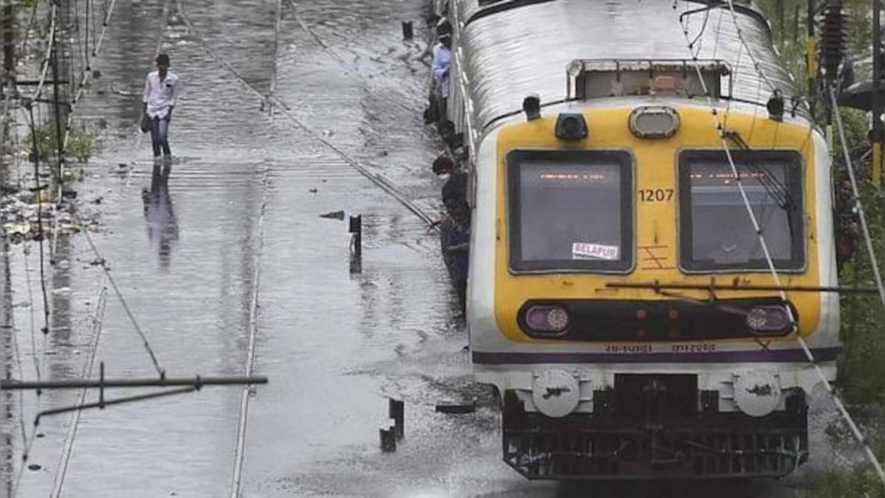 Mumbai Local Trains Update: Services Between Karjat And Khopoli Suspended, Western Line Trains Delayed