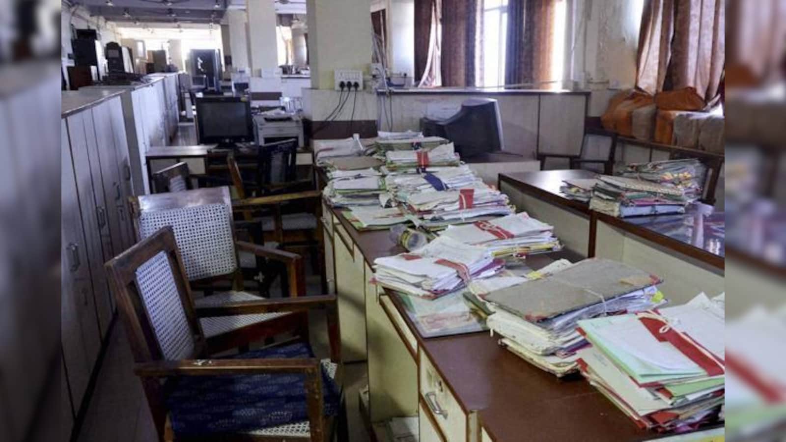A Rs 5,000 Fine Can’t Fix India’s ‘Babu’ Raj. But It’s A Start