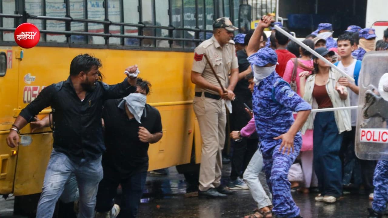 'दिल्ली में पैलेट गन के इस्तेमाल पर रोक': RAF की IG सीमा धुंडिया जंतर-मंतर पर हुए एक्शन से नाराज