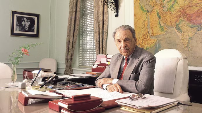 JRD Tata Biography in Hindi