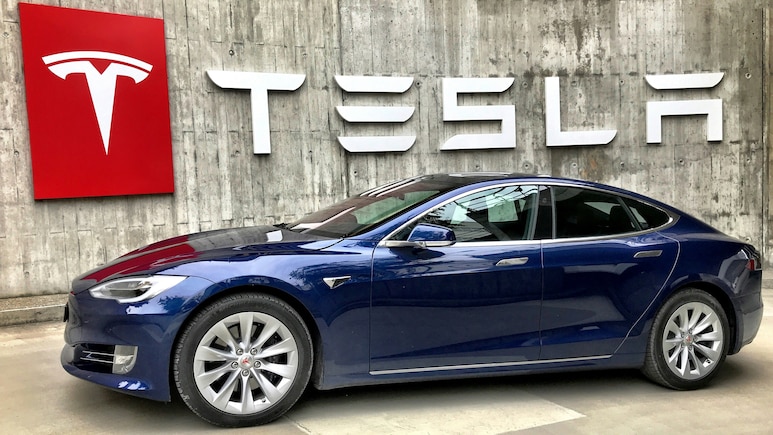 Tesla Reports First Cash Burn In Two Years: Q2 Profit Slides Amid High Spends Over Musk's AI Goals