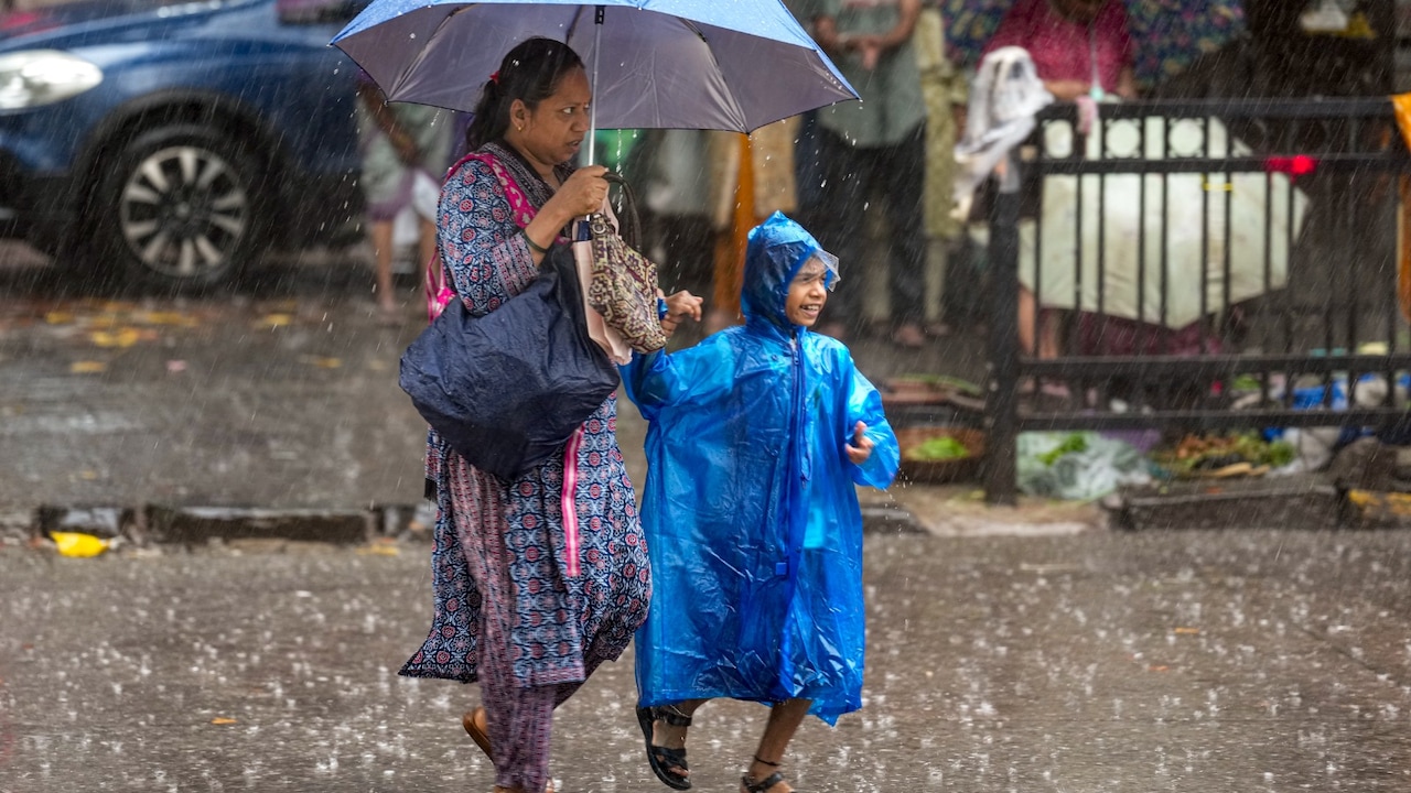 Mumbai Rains (Photo: PTI) Mumbai Rains (Photo: PTI)
