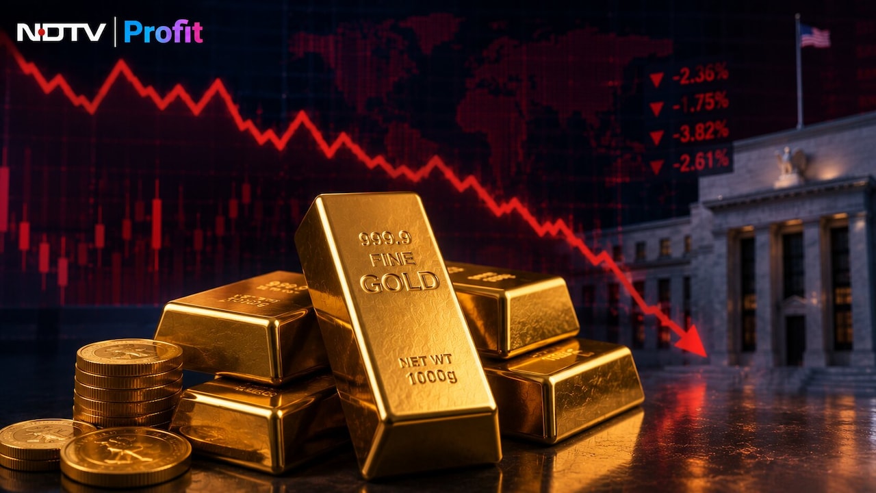 Gold Below $4,000: Metal Heads For Big Weekly Loss Amid Crude Jitters, Fed Pivot Fears