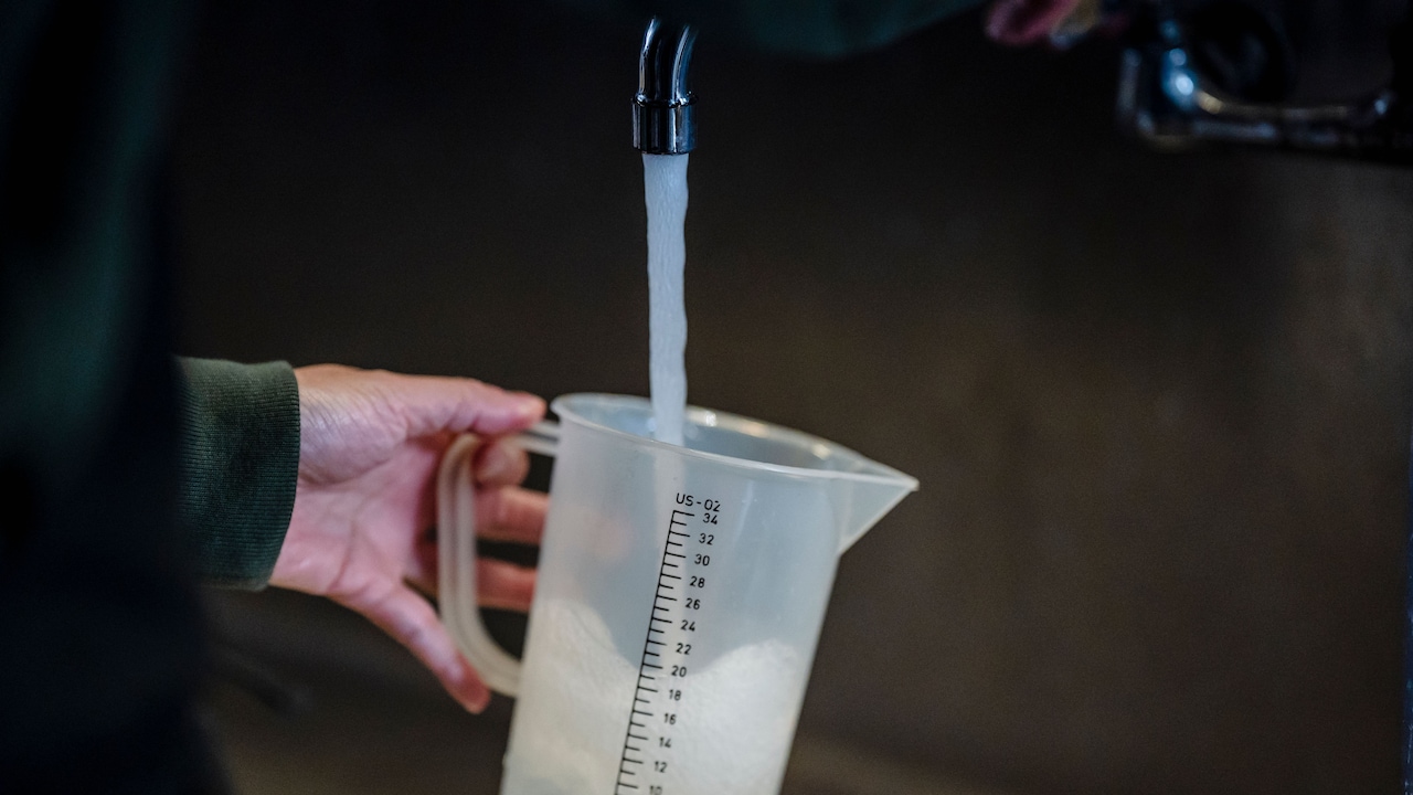 Ensure that the measuring cup offers