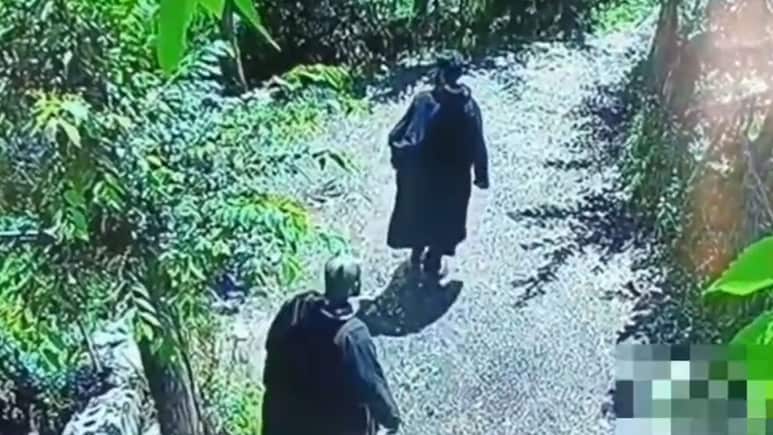 Army Plugs Escape Routes At J&K Orchard Where Camera Detected 2 Terrorists Army Plugs Escape Routes At J&K Orchard Where Camera Detected 2 Terrorists