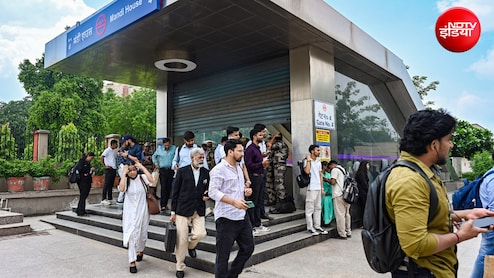ऑफिस कैसे जाएं, ऑटो-कैब वाले 400 रुपये मांग रहे... दिल्ली के 16 मेट्रो स्टेशन बंद होने से परेशान यात्रियों का दर्द छलका