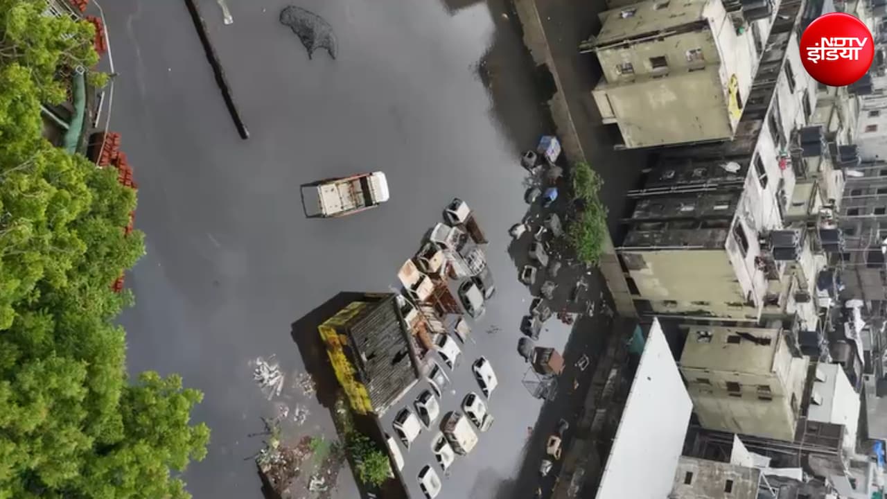 जलमग्न हुआ सूरत: पानी में समाईं 500 से ज्यादा कारें, ड्रोन Video में देखिए बाढ़ का मंजर