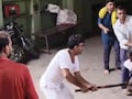 Video: बिजासन मंदिर आए श्रद्धालुओं पर बरसे लाठी-डंडे, मारपीट का वीडियो हुआ वायरल, जांच शुरू