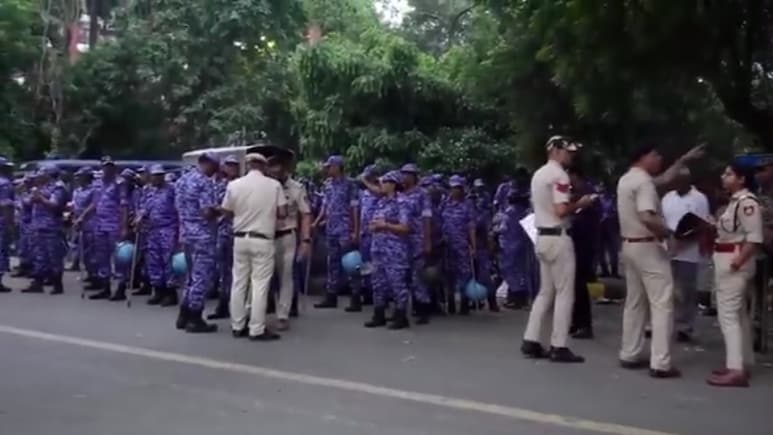 Delhi Tightens Security At Jantar Mantar, Imposes Prohibitory Orders Ahead Of Parliament March