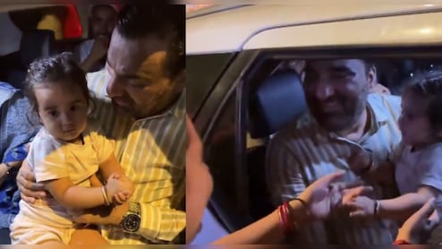 जंतर-मंतर पर आंदोलन में पहुंचा 2 साल का बच्&zwj;चा, हनुमान बेनीवाल की गोद में बैठा; देखें क्&zwj;यूट अंदाज