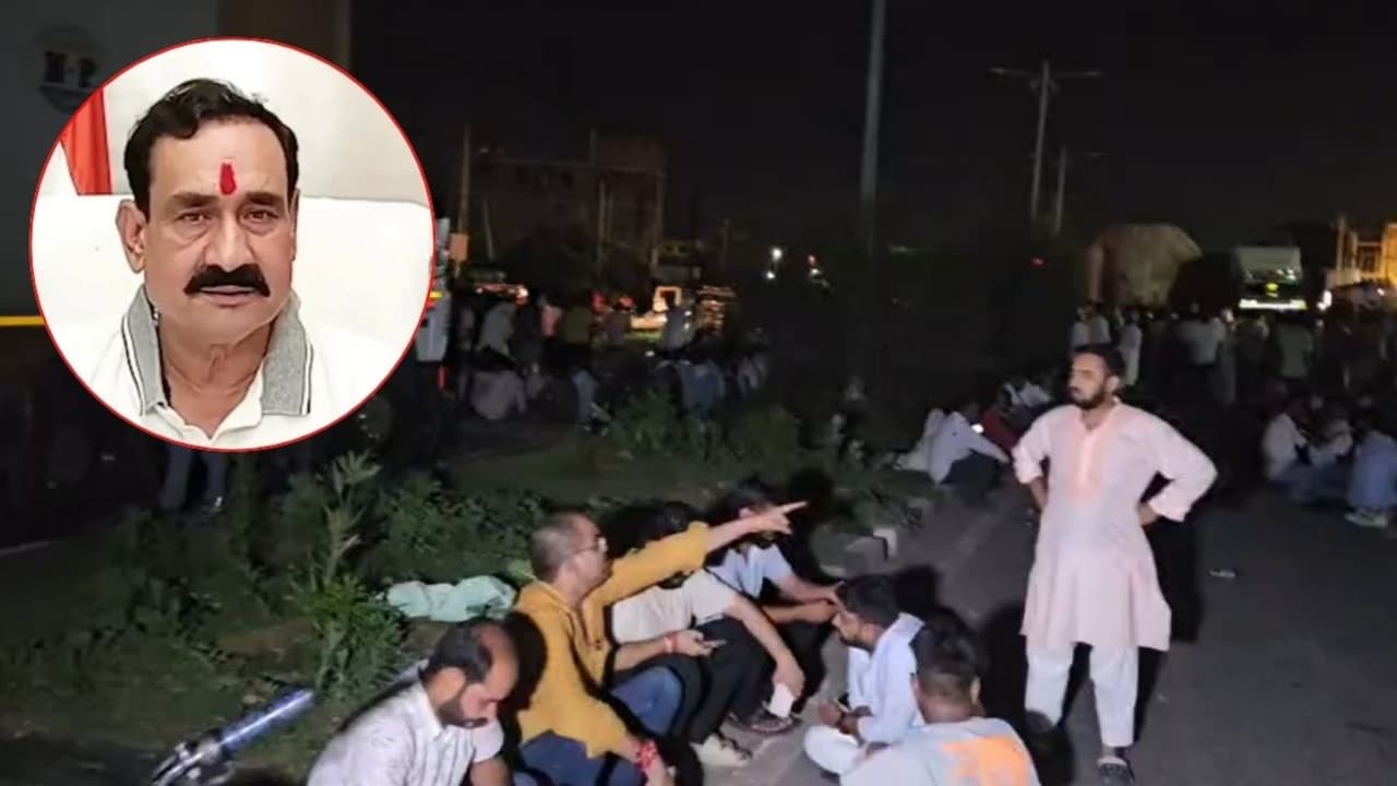 नरोत्तम मिश्रा को टिकट नहीं मिलने पर भड़के समर्थक, ग्वालियर-झांसी हाईवे जाम, कार्यकारिणी का सामूहिक इस्तीफा