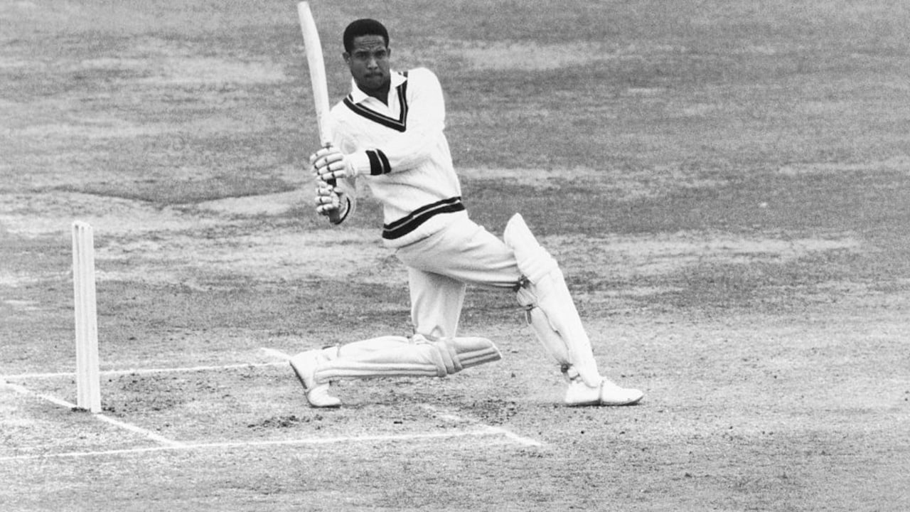 Tapped Sunil Gavaskars Shoulder And Hit Century": Ex-India Star Reveals Superstitious Act Of Gary Sobers