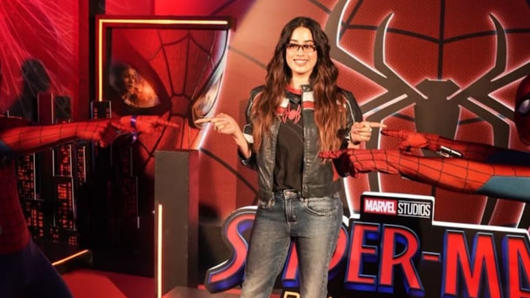 Janhvi Kapoor Pairs Jeans-Tee With Rs 49,000 Miu Miu Sunglasses At <i>Spider-Man Brand New Day</i> Mumbai Premiere