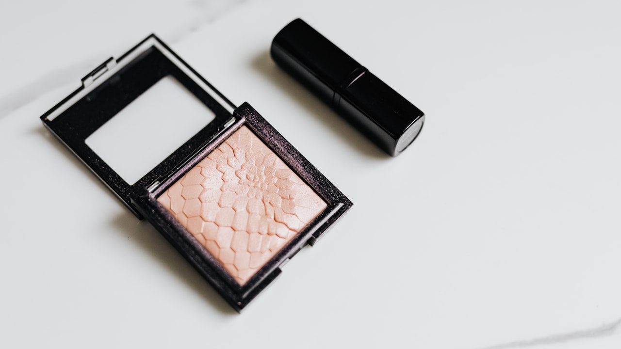 Get that soft, lit-from-within glow with these trending face highlighters, on Amazon The Beauty Sale Get that soft, lit-from-within glow with these trending face highlighters, on Amazon The Beauty Sale