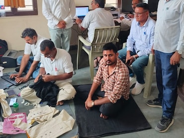 ACB ने पटवारी को रिश्वत लेते रंगे हाथ दबोचा, 1300 रुपये घूस लेते डॉक्टर भी गिरफ्तार
