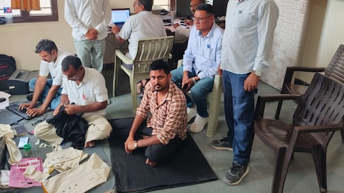 ACB ने पटवारी को रिश्वत लेते रंगे हाथ दबोचा, 1300 रुपये घूस लेते डॉक्टर भी गिरफ्तार