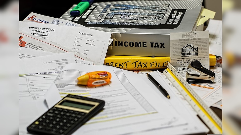 ITR Filing 2026: 'Laid Off' Man Rues Paying Rs 1 Crore Tax; Internet Reacts