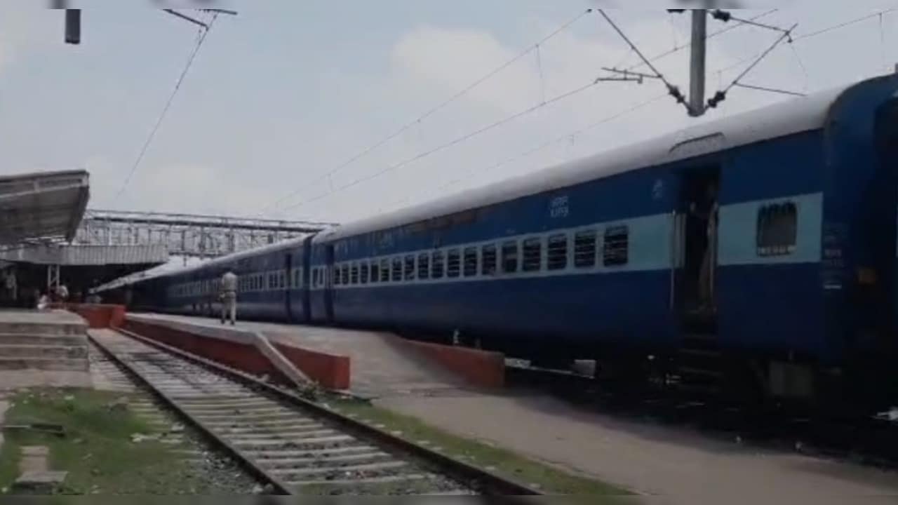 दरा-कंवलपुरा रेलखंड पर आज इंजीनियरिंग ब्लॉक, कई ट्रेनें रहेंगी प्रभावित