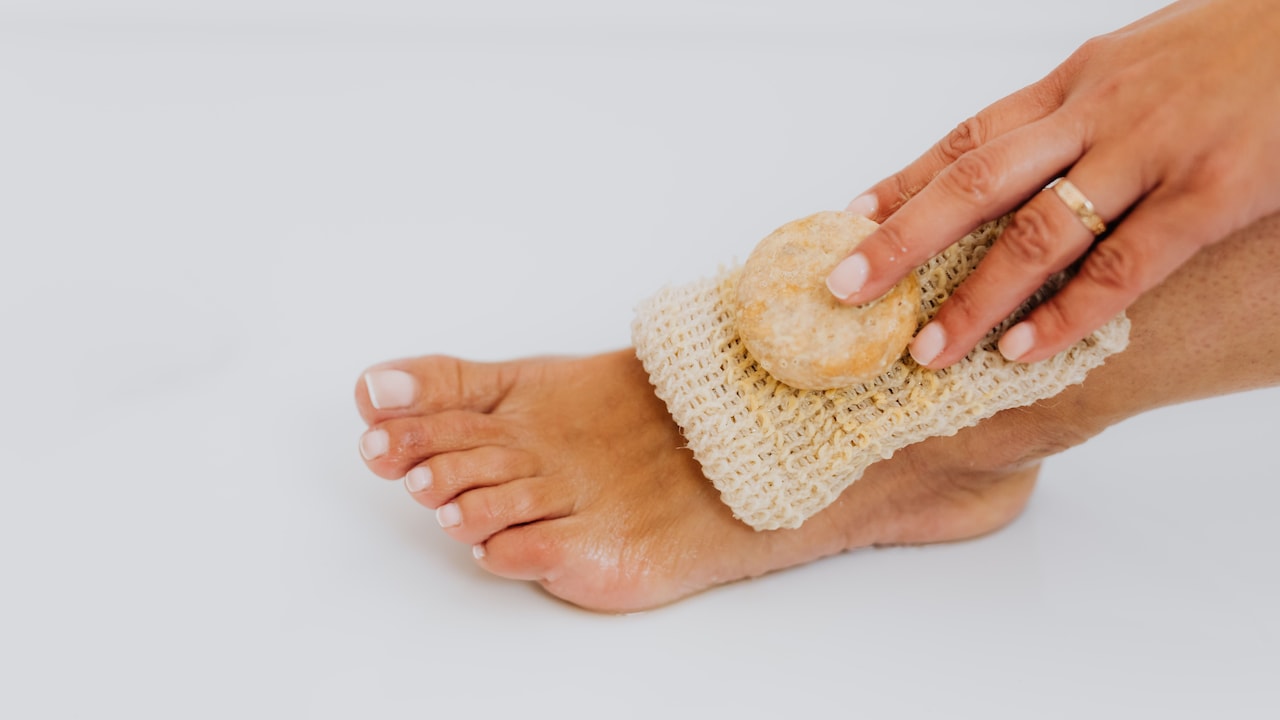 7 Best Pedicure Sets For Dry Feet, Cracked Heels And Cuticle Care