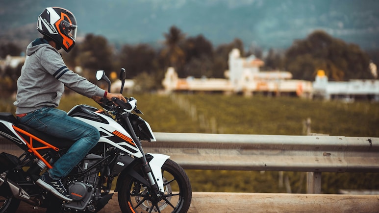 Bengaluru Biker Avoids Crash After Truck's Last-Second Move To Save Wrong-Side Rider: "Heart Missed A Beat"