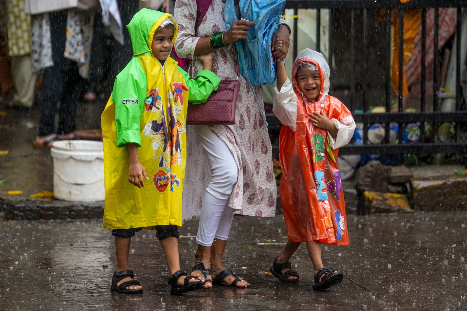 BMC Orders Afternoon Closure of Mumbai Schools and Colleges on IMD Red Rain Alert
