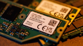SK Hynix's $600 Billion Selloff Shows Cracks in Memory-Chip Boom