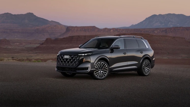 Audi ने पेश की नई Q9 और SQ9! सिर्फ एक बटन दबाते ही शीशा हो जाएगा ट्रांसपेरेंट, जानिए पूरी डिटेल्स