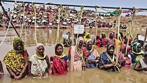 केन-बेतवा नदी जोड़ो परियोजना: आदिवासी महिलाओं ने शुरू किया &lsquo;फांसी सत्याग्रह&rsquo;