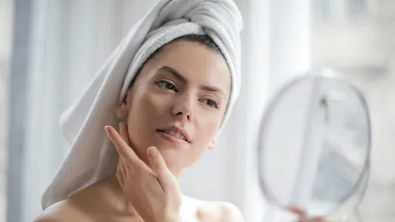 Collagen या Biotin? त्वचा और बालों के लिए कौन-सा ज्यादा असरदार, एक्सपर्ट से जानिए