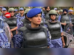 सोनिया सहरावत: वो RAF अधिकारी जो 'मरे हुए कॉकरोच' की तस्वीर पोस्ट कर फंसीं, जानिए पूरी कहानी