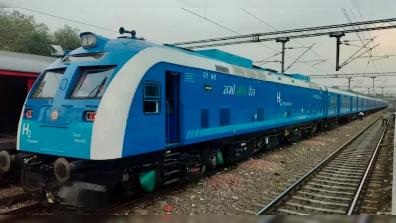 भारत की पहली हाइड्रोजन ट्रेन का कमाल, 5 दिन में 900 किमी दौड़कर रचा इतिहास