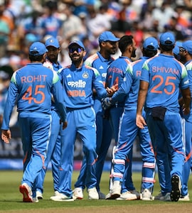 India vs England LIVE Score, 1st ODI: KL Rahuls Stunning Catch Provides Shivam Dube Wicket, England 6 Down