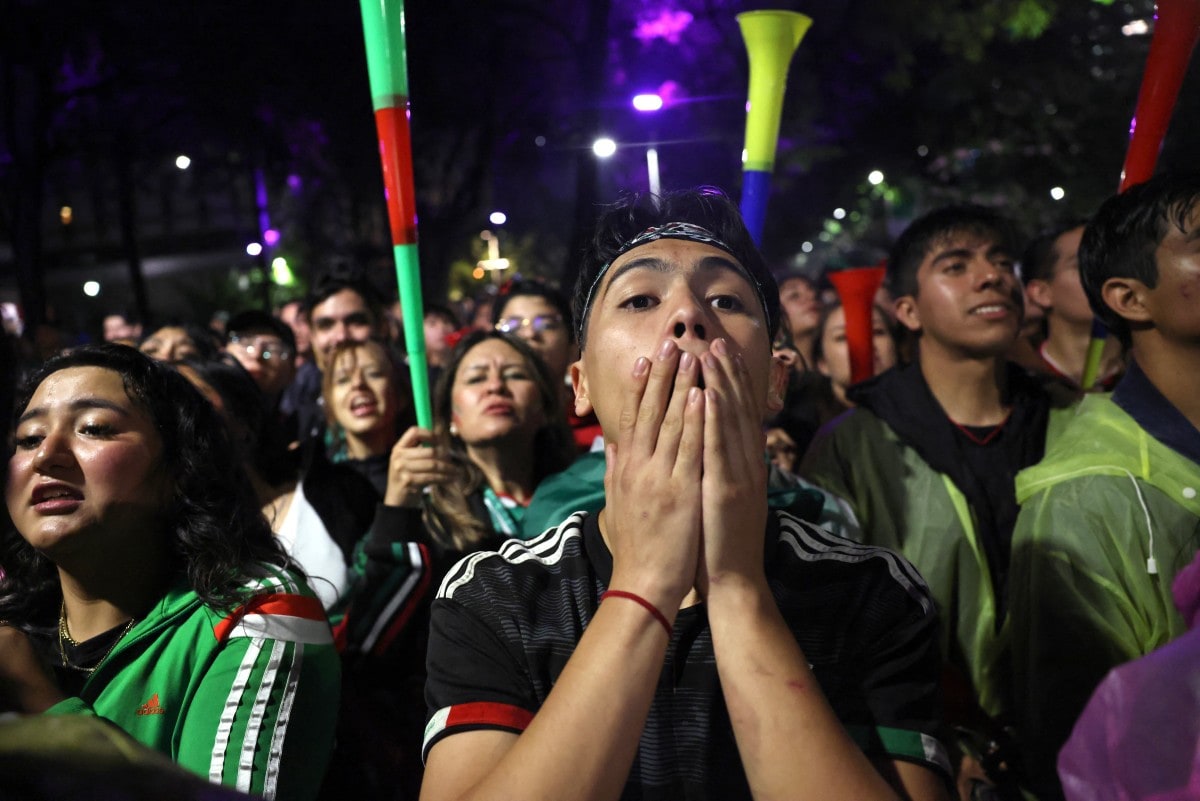 Two to three die in Mexico City World Cup celebrations after Mexico reaches last 16