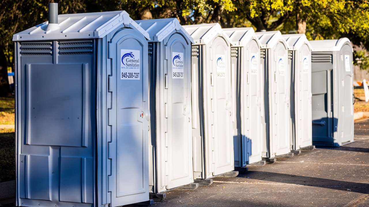 US Man Stuck Inside Porta-Potty Tank For 8 Hours Trying To Retrieve Mountain Dew Bottle