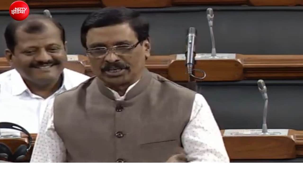 नहीं थे पति-पत्नी वाले संबंध, गोमूत्र पिलाया... उद्धव के पूर्व सांसद की बहू के ससुराल वालों पर गंभीर आरोप