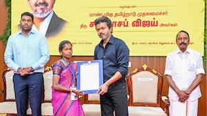 Vijay Breaks Down After Meeting Karur Stampede Victims' Families