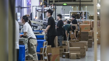 China Manufacturing Caps Best Quarter Since 2020, Survey Shows