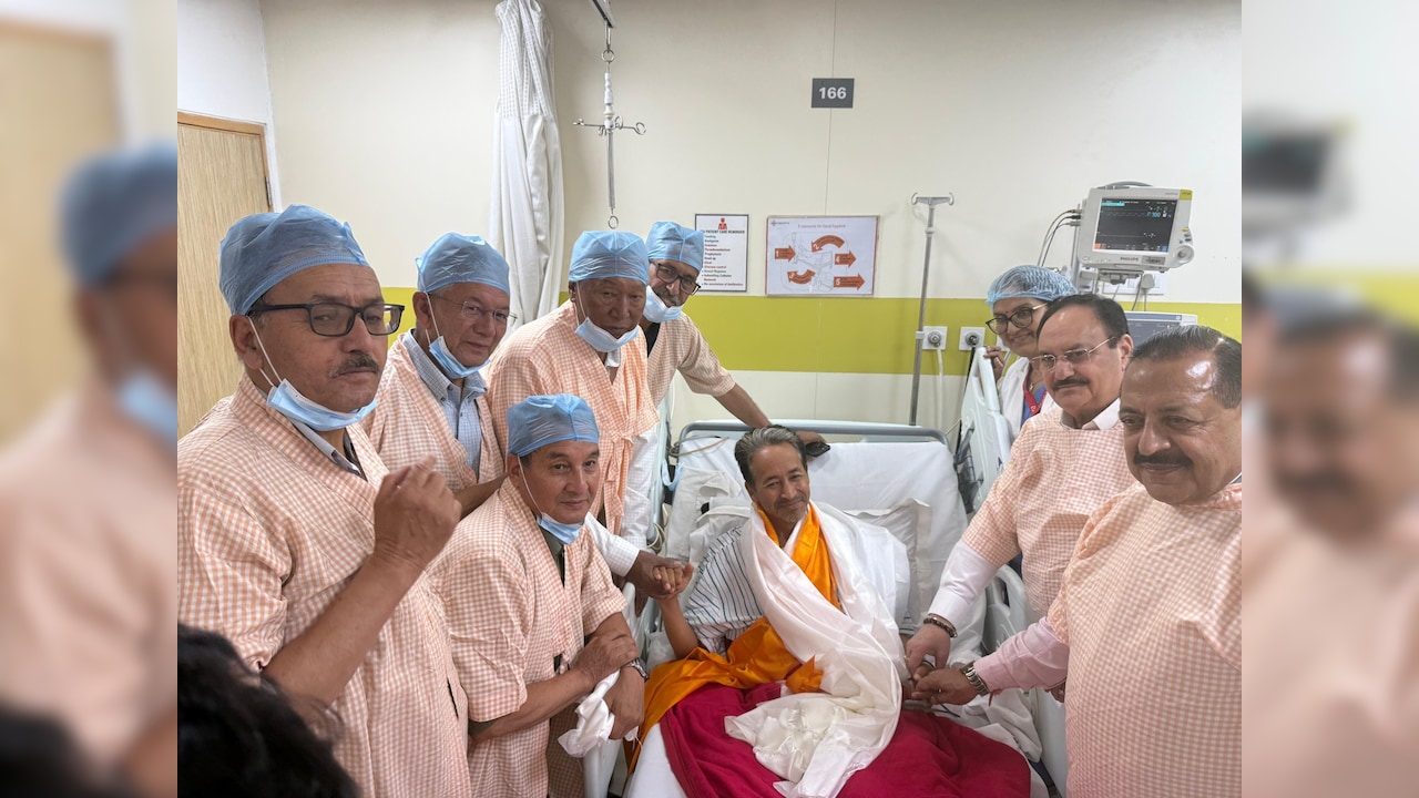 First on NDTV: सोनम वांगचुक का जेपी नड्डा और जितेंद्र सिंह ने तुड़वाया अनशन, पीएम मोदी ने की बेहतर स्वास्थ की कामना