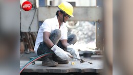 IIT से ज्&zwj;यादा सेफ होंगे ITI से कोर्स करने वाले? AI की वजह से जा रही लाखों नौकरियां, पर स्किल जॉब्&zwj;स की बनी रहेगी डिमांड