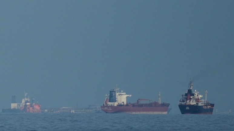 '20 Warships Near Iran': US' Hormuz Warning Amid Trump's "Semi-Negotiations"