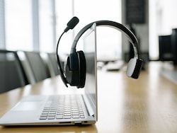 Best Bluetooth Headsets For Office Calls And Clear Everyday Communication