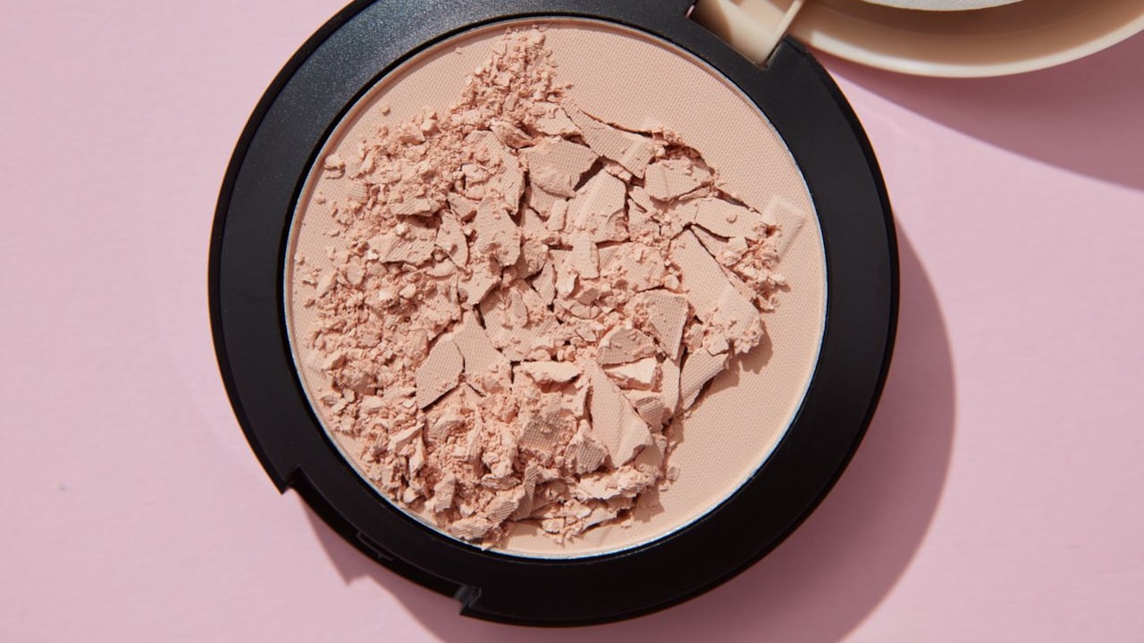 Best Compact Powder For Oil Control And Matte Finish