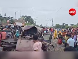 स्कूली बच्चों की वैन को ट्रेन ने मारी टक्कर, मुर्शिदाबाद हादसे का पहला वीडियो